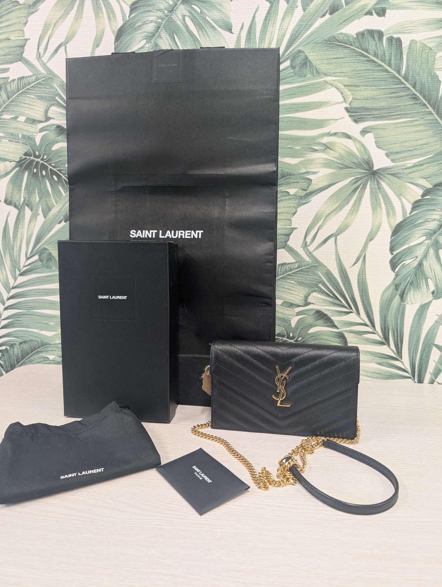 Cassandra Envelope Chain Wallet in Grain de Poudre Leather