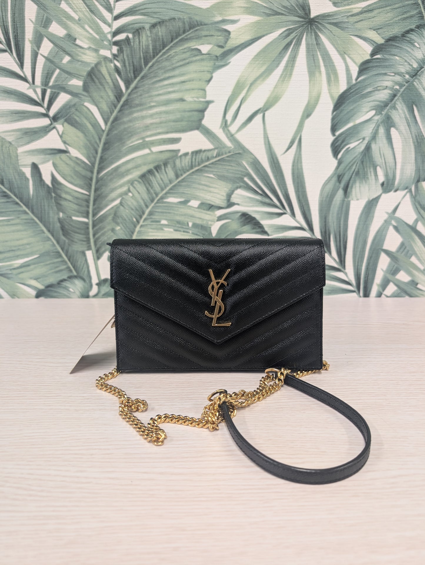 Cassandra Envelope Chain Wallet in Grain de Poudre Leather