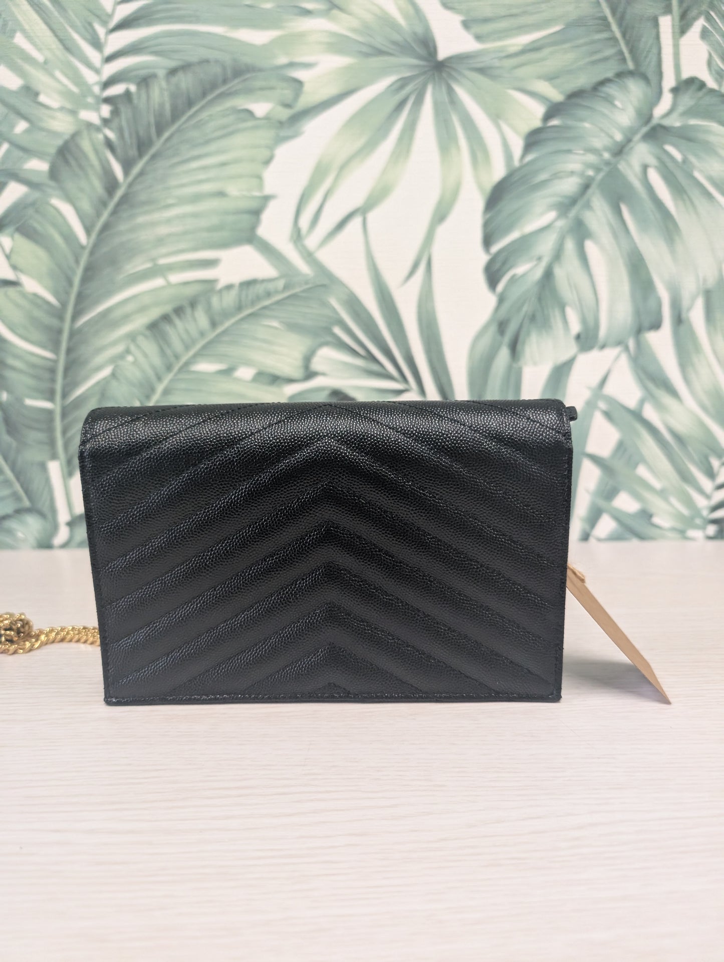 Cassandra Envelope Chain Wallet in Grain de Poudre Leather