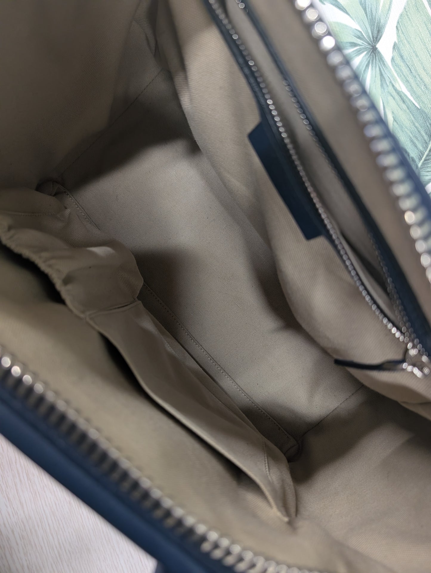 Antigona Smooth Calfskin Medium