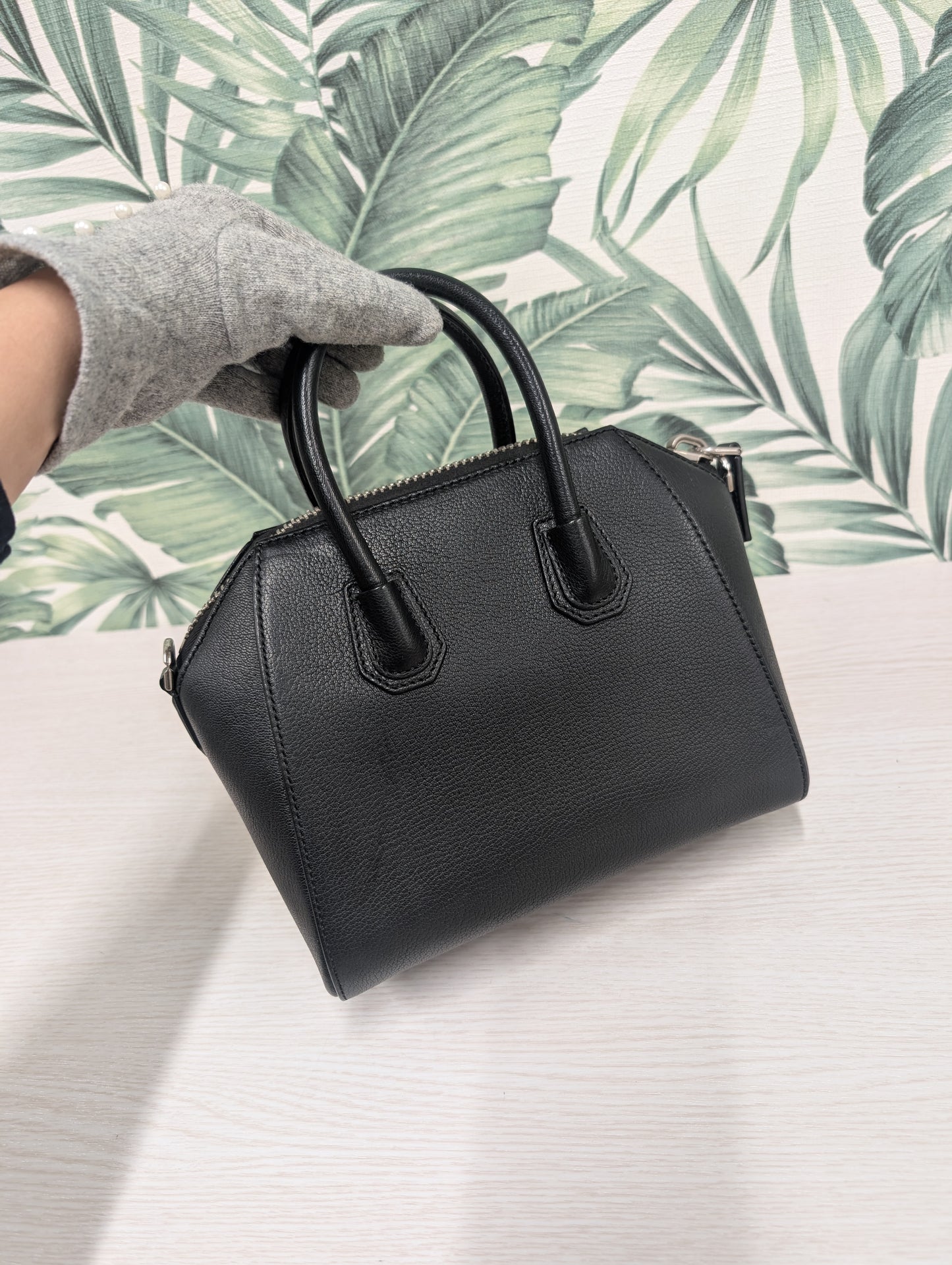 Sugar Goatskin Antigona Mini