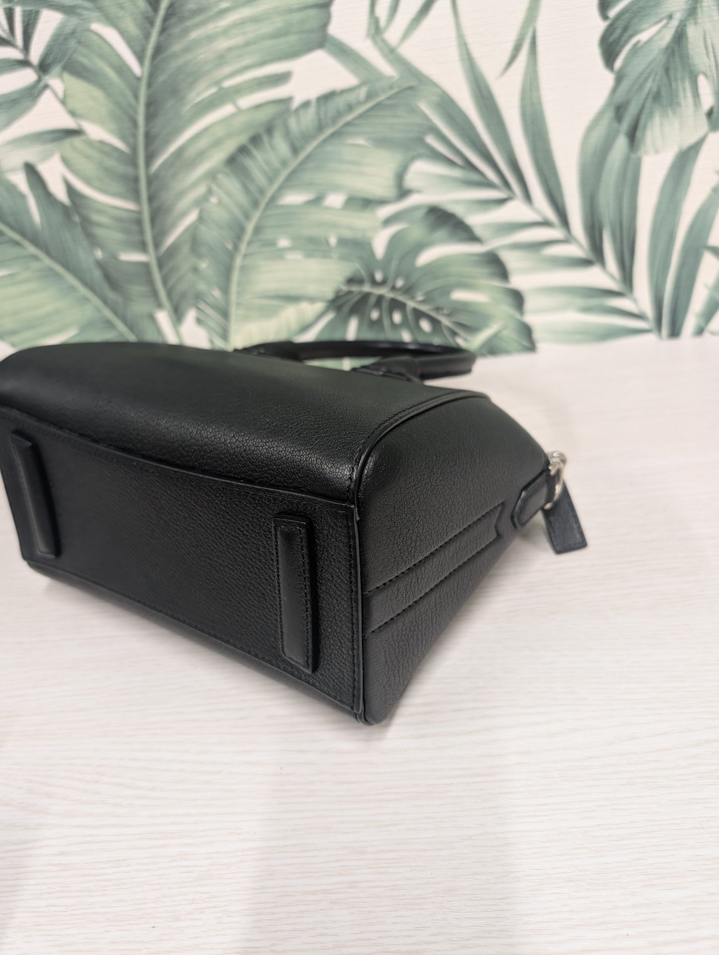 Sugar Goatskin Antigona Mini