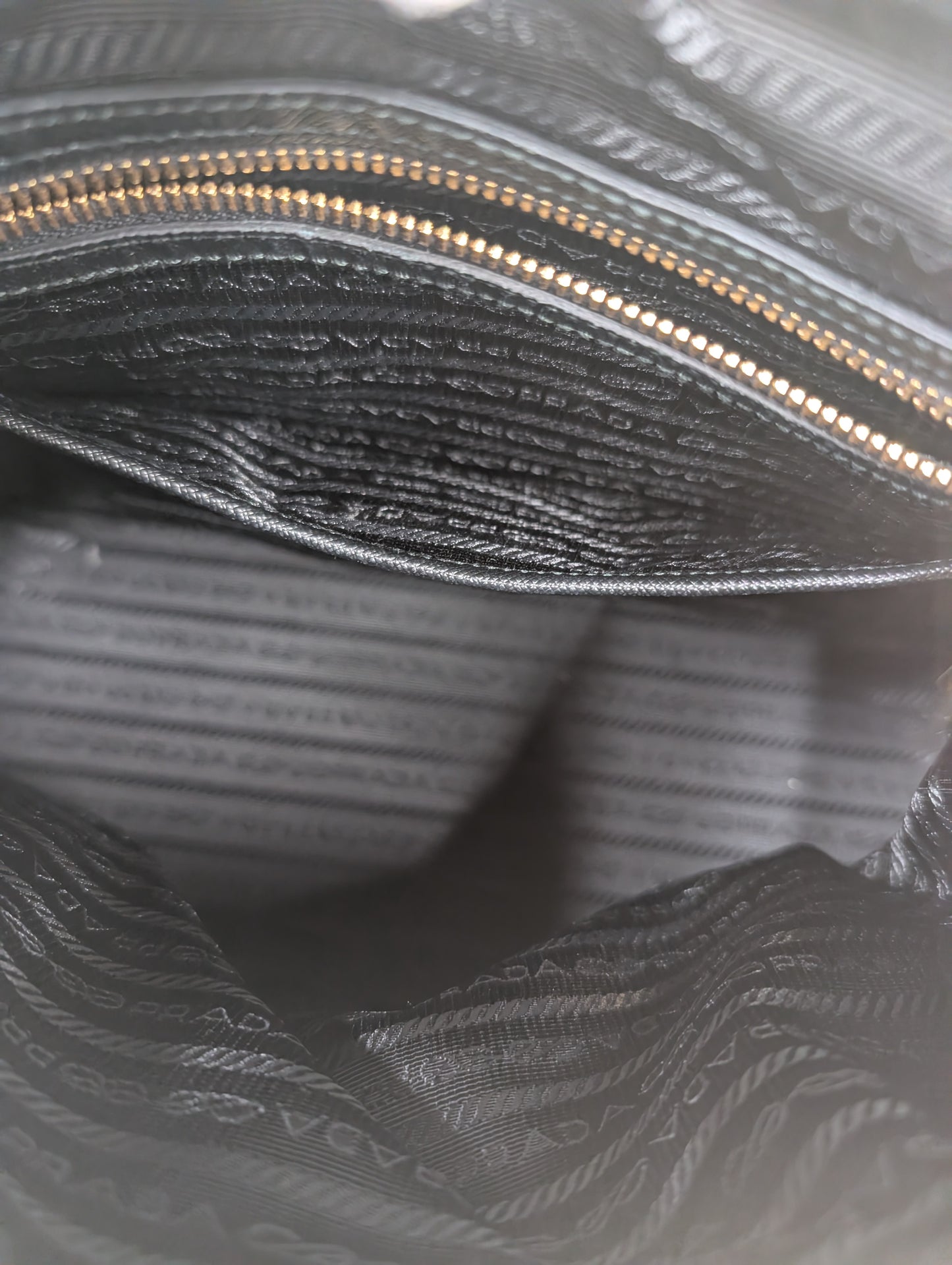 Tessuto Nylon Saffiano Leather