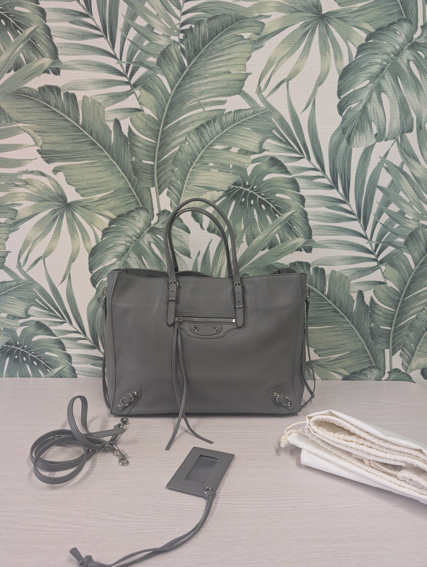 Papier B4 Zip Around Classic Studs Bag Leather