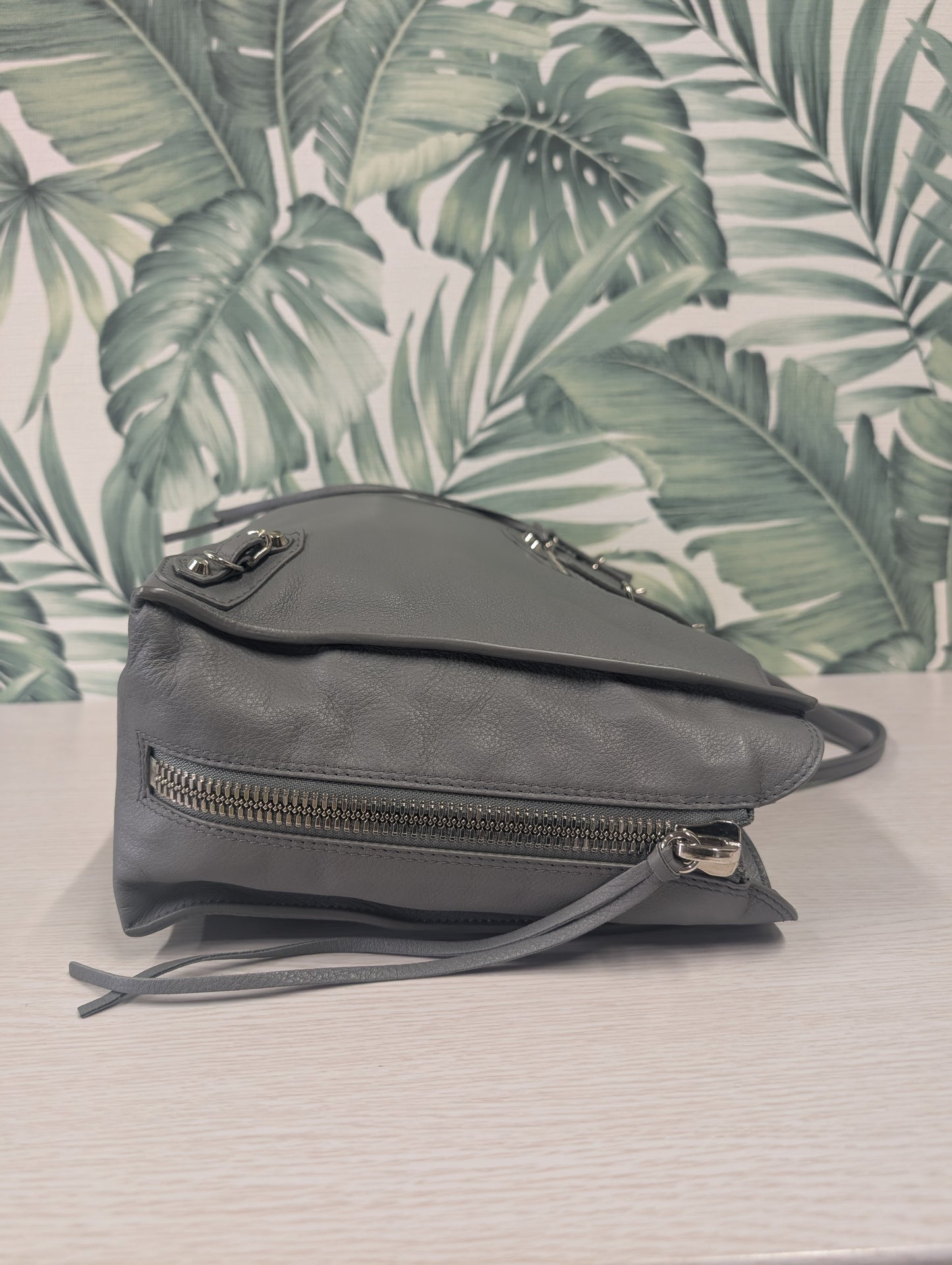 Papier B4 Zip Around Classic Studs Bag Leather