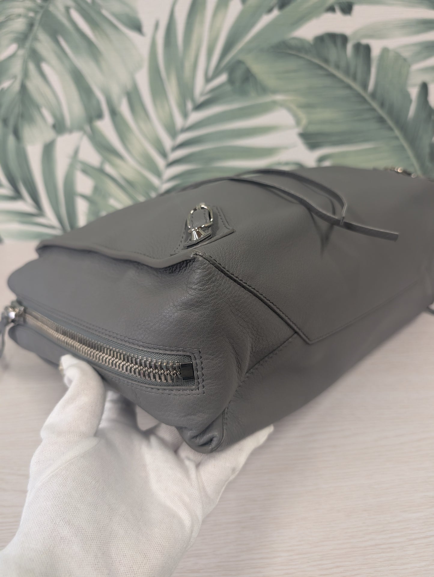 Papier B4 Zip Around Classic Studs Bag Leather
