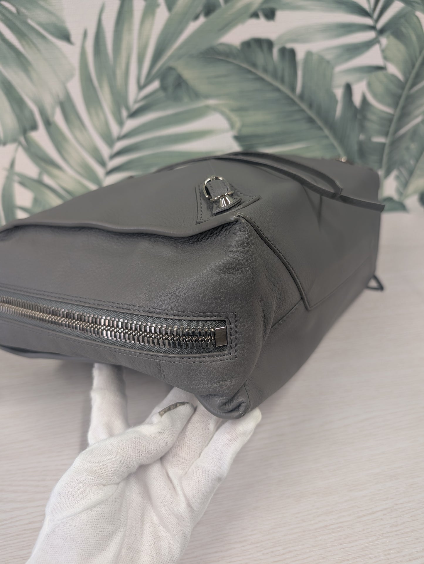Papier B4 Zip Around Classic Studs Bag Leather