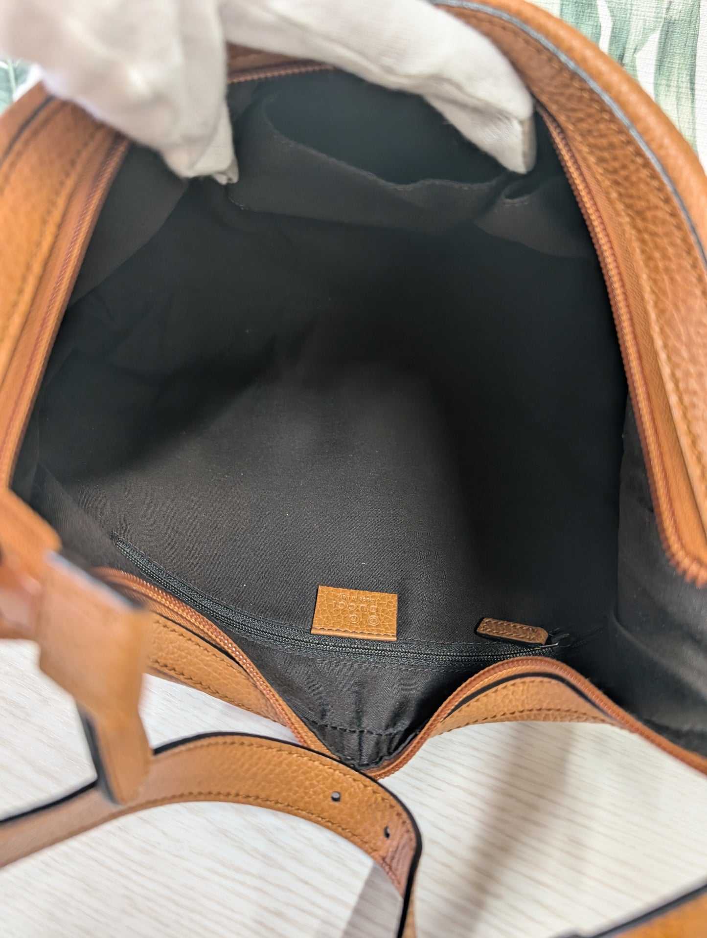 Interlocking G Hobo Leather