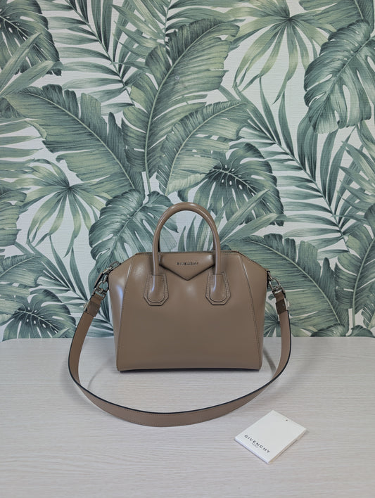 Antigona Smooth Calfskin Small