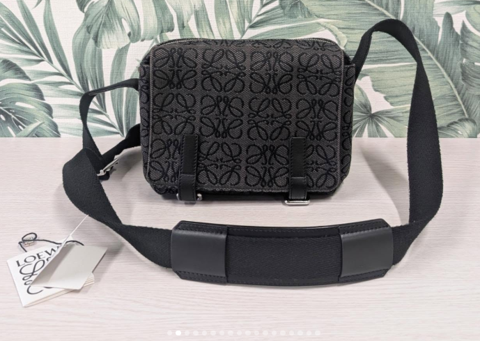 Anagram Canvas XS Military Messenger Bag Small