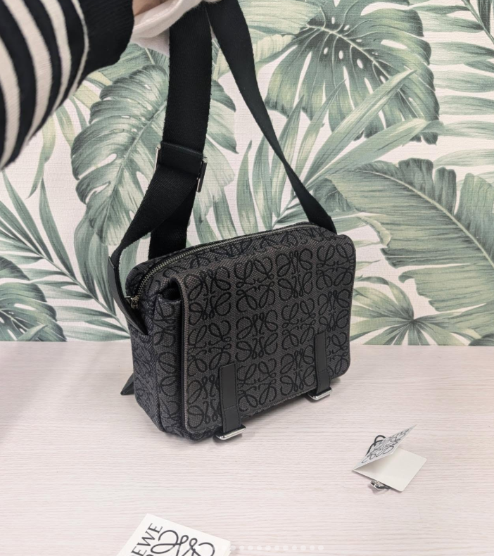 Anagram Canvas XS Military Messenger Bag Small