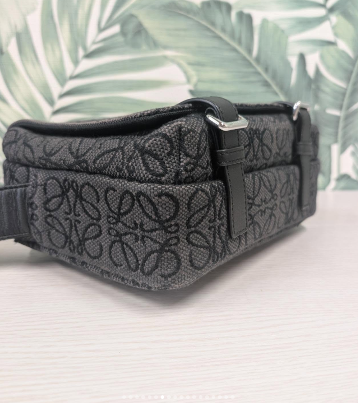 Anagram Canvas XS Military Messenger Bag Small