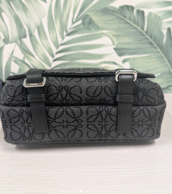 Anagram Canvas XS Military Messenger Bag Small