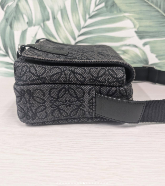 Anagram Canvas XS Military Messenger Bag Small